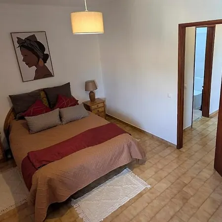 1 Bedroom In Portimao, Da Rocha Апартаменты *